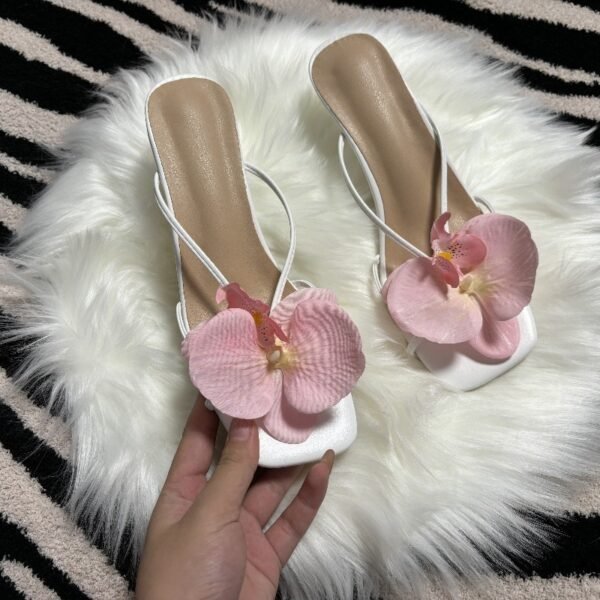 Flower Stylish Beach Slippers For Women - Image 3